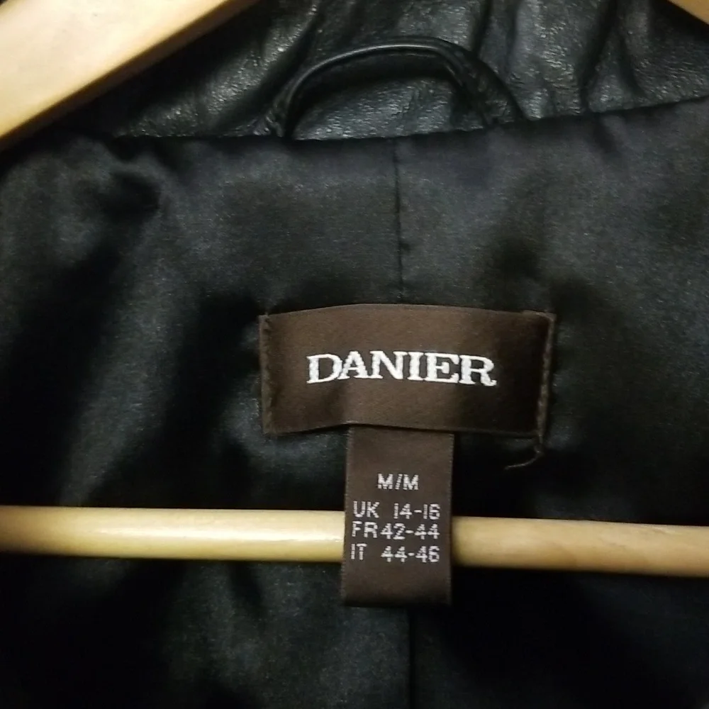 Danier Leather Car Coat - Picture 7 of 15